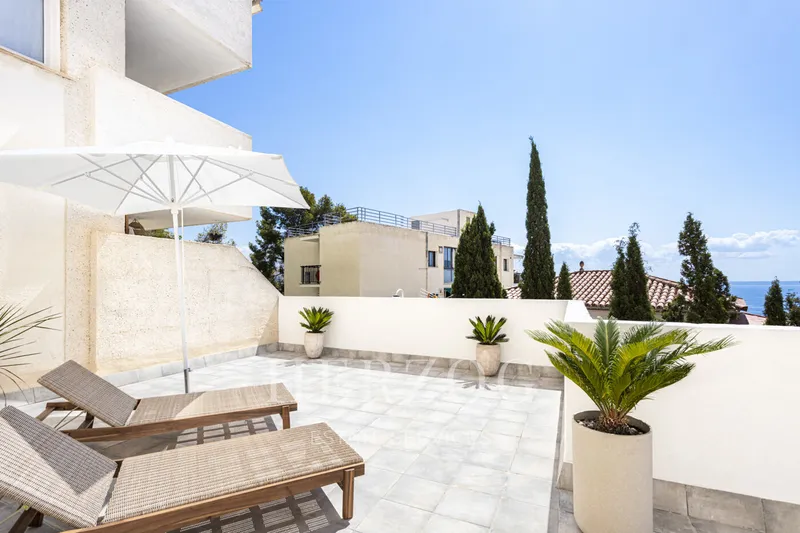 Refurbished sea view apartment in an exclusive location in Cas Català — photo 8