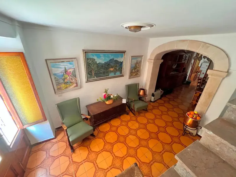 Quiet but central house in Pollensa with 3 bedrooms, 1 bathroom, living room, kitchen with dining area, patio, laundry room and rooftop terrace with — photo 11