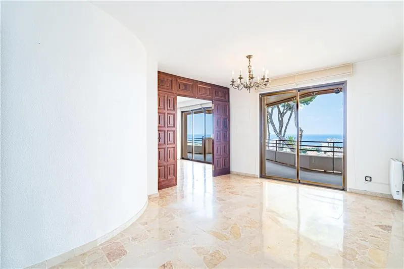 Spectacular apartment with panoramic views in Bonanova — photo 11