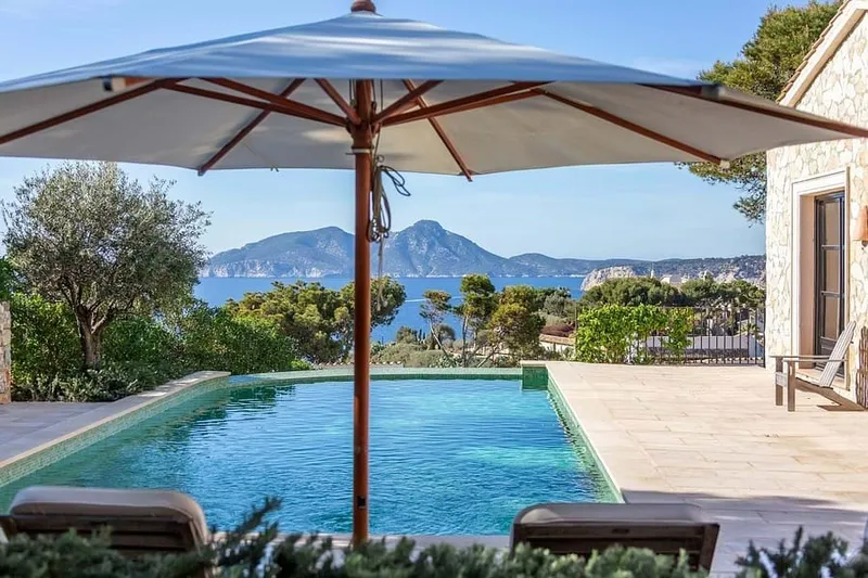Timeless sea-facing retreat elevated above Puerto Andratx with holiday rental license — photo 3