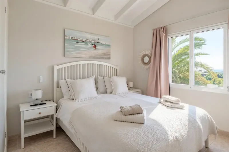 This exceptional villa in a privileged location in Cala Pi combines Mediterranean luxury, absolute privacy and a coveted holiday rental license — photo 5