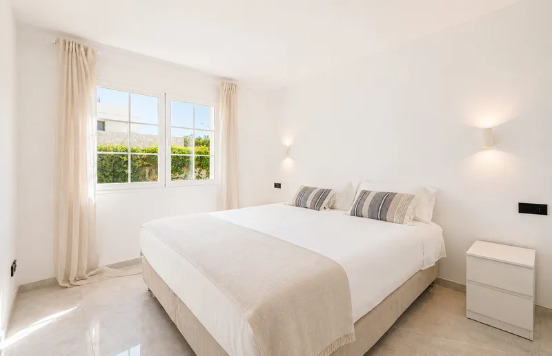 Family Villa with Private Pool and Mediterranean Garden in Santa Ponsa — photo 12