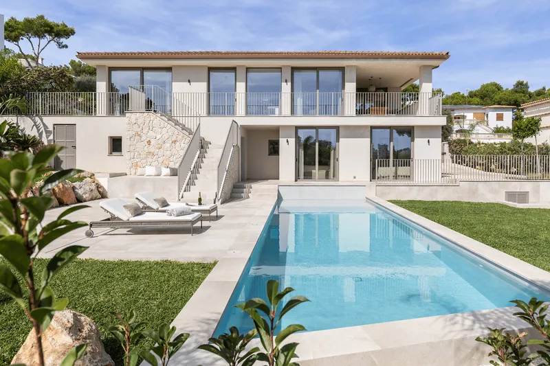 Mediterranean style villa in Palmanova — photo 1