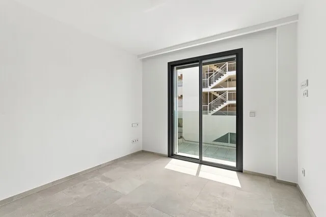 Sea view duplex penthouse for sale in Playa de Palma, Mallorca — photo 11