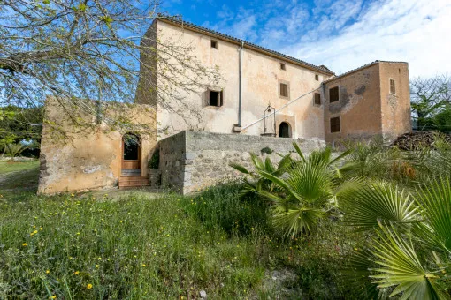 Arta, traditional historic manor house near Artà — photo 1