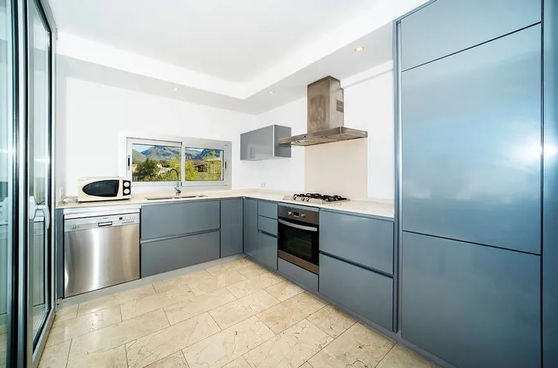 Attractive townhouse with sea views in Colonia San Pedr — photo 11