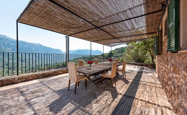 Country house with panoramic views — photo 1