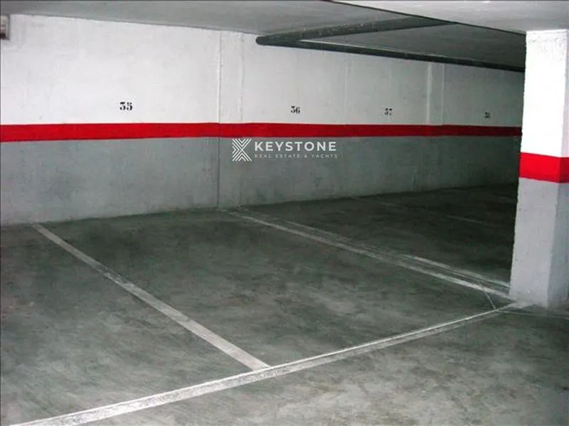 Garage — photo 1