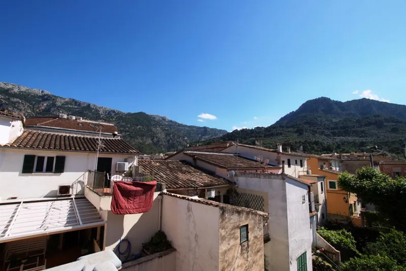 Central house with patio in Sóller — photo 10