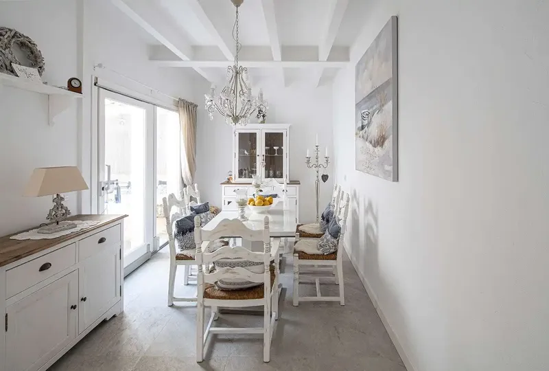 This exceptional late 18th-century village house is located in one of the most coveted spots in the old town of Artà — photo 6