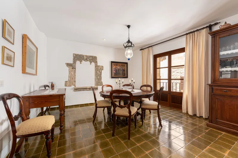 Magnificent village town house with patio and large garage located in the heart of Pollença, the old town — photo 5