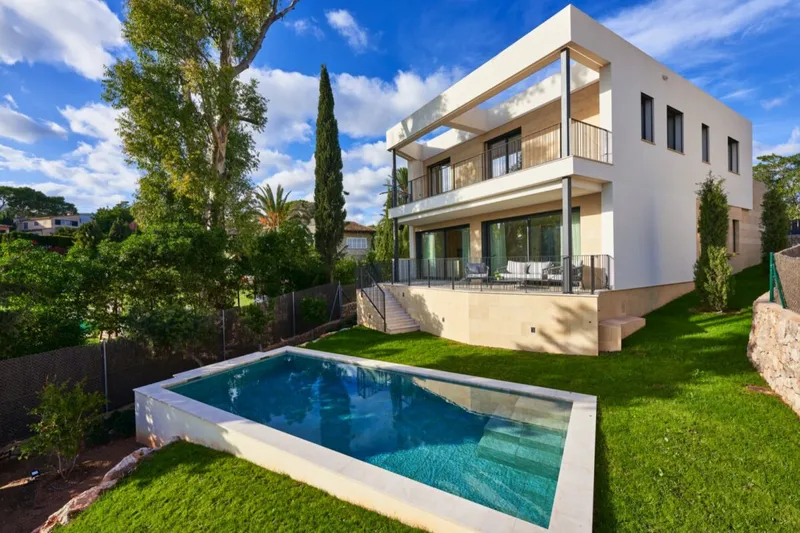 Contemporary four-bedroom luxury villa for sale in Bonanova, Palma — photo 1