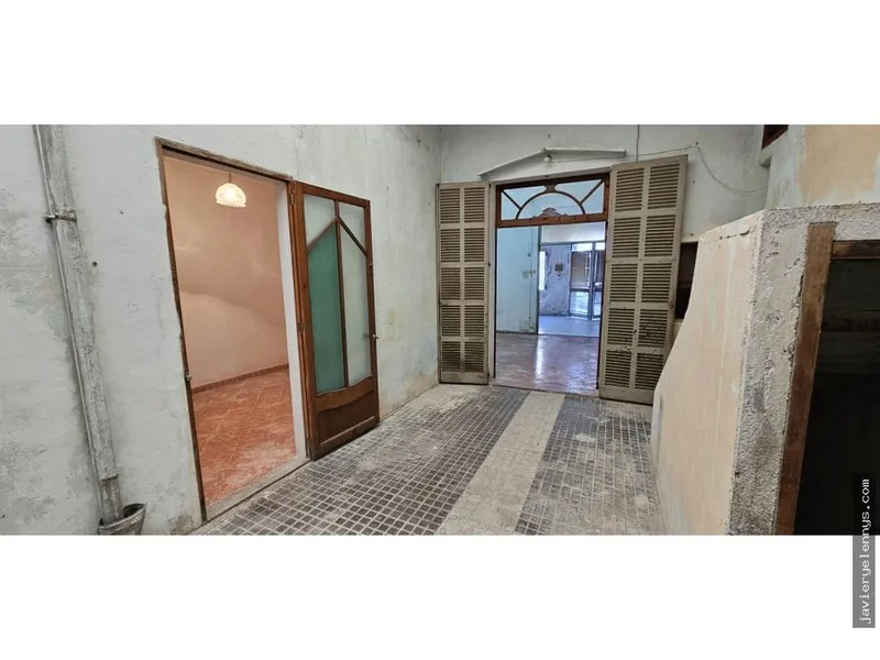 Local for sale on Paseo d'Antoni Maura — photo 1