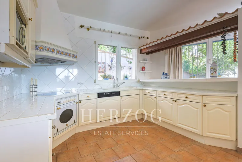 Residence with sea views, private pool and lots of privacy, centrally located and close to the beach in Paguera — photo 10