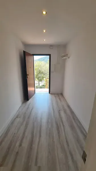Nice flat in Calvià, Palma Nova area. Living room, 2 bedrooms, 1 bathroom, terrace on the same floor, parking. Option to be delivered furnished. — photo 5