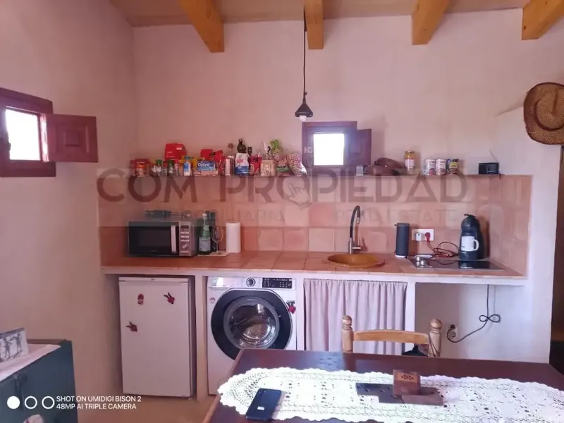 Charming winery with its own production located on a 13,599 m² rustic estate in Costitx, in the very heart of Mallorca. Surrounded by a p — photo 12