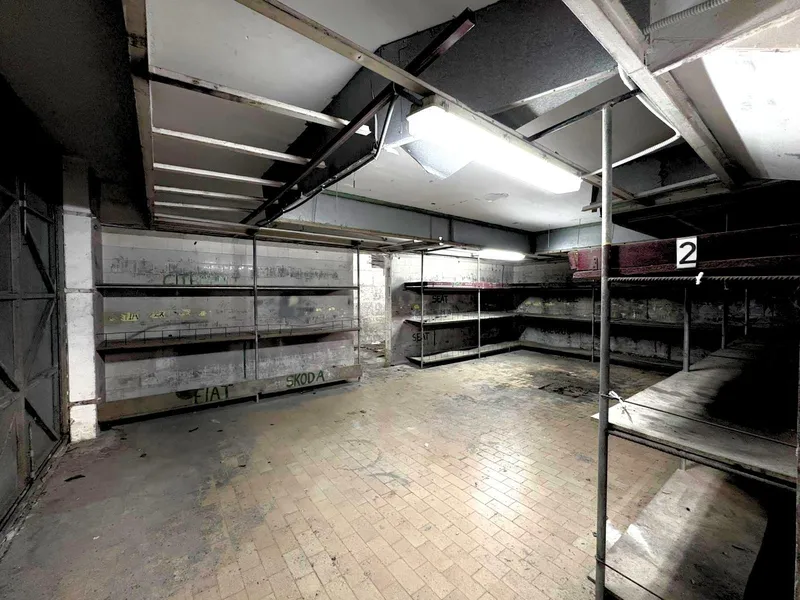 Industrial warehouse of 682 m² in Muro — photo 4
