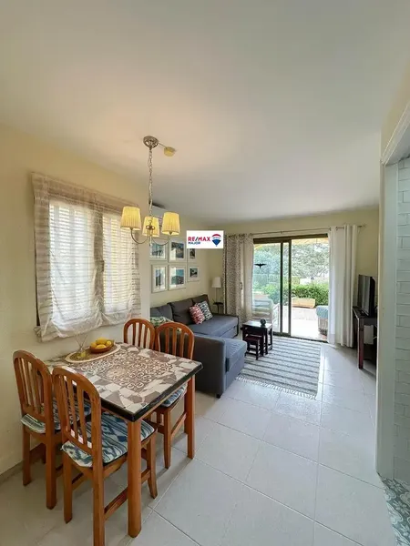 Discover this exceptional two-bedroom apartment, with parking and storage room, 200 m from the sea with communal pool. Located in the tr — photo 4