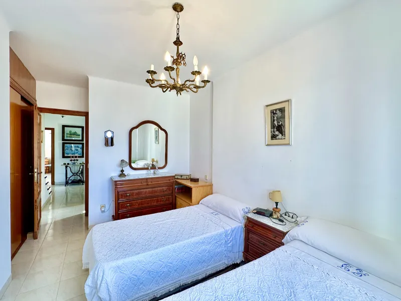 Well-maintained villa in a top location on first line of the beach promenade just at the gates of Palma — photo 12