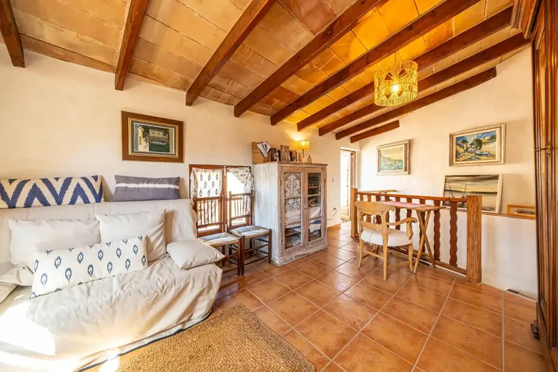 Gestpropiedad presents in Mallorca this house in Capdepera, a real estate opportunity located a few meters from the castle. The property — photo 11