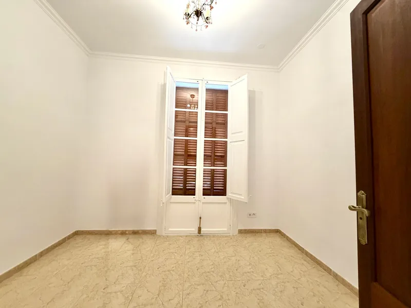 Large 6-bedroom apartment — photo 7