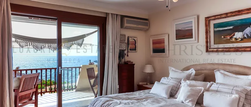 Spacious apartment in Illetas in first sea line with sea and beach access — photo 7