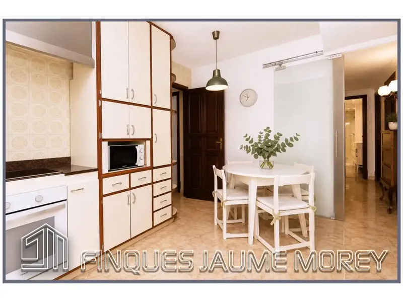 Incredible flat with spacious rooms creating a cozy and pleasant atmosphere — photo 10