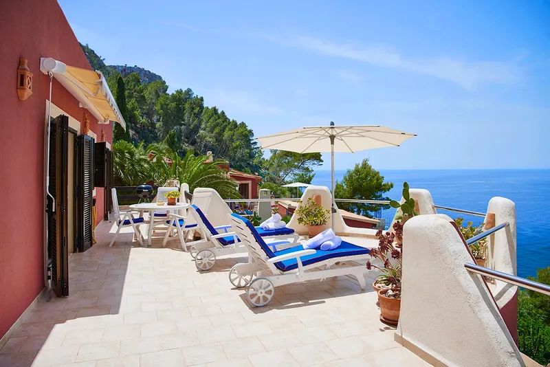 Charming apartment with wonderful sea views in Cala Llamp — photo 1