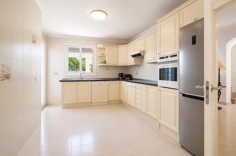 Spacious Villa for Sale in Nova Santa Ponsa — photo 6