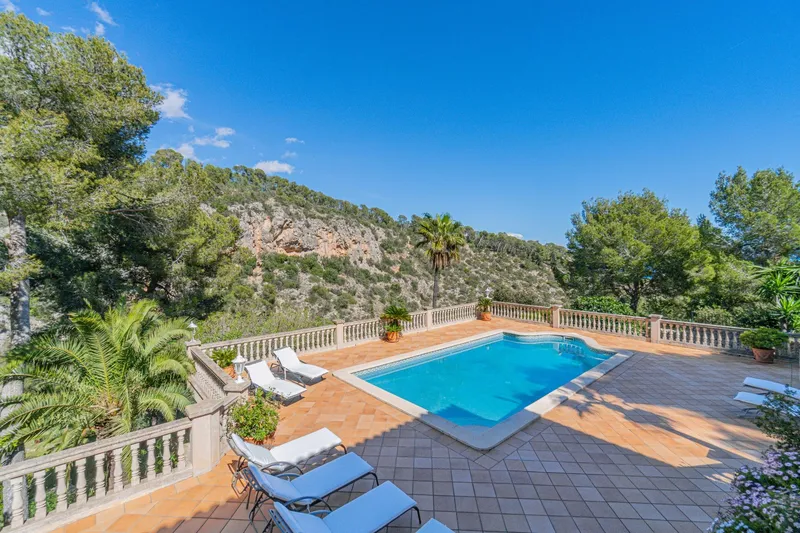 Villa with sea view — photo 4