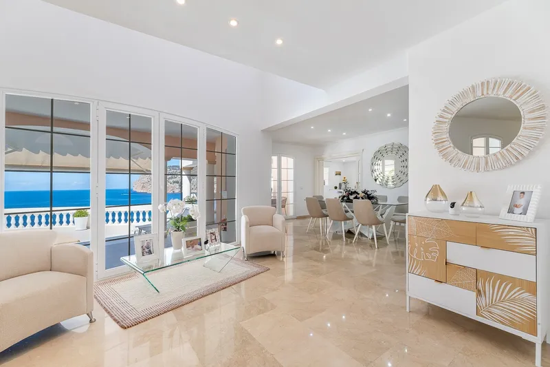 Impressive Mediterranean villa for sale in Camp de Mar with fantastic sea views — photo 8