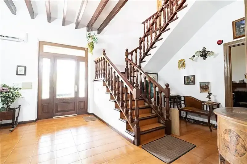 Rustic estate on plot of approx. 21,000 m2, 400 m2 built house on 2 floors, 3 living rooms, 20 m2 dining room, 20 m2 furnished kitchen — photo 11