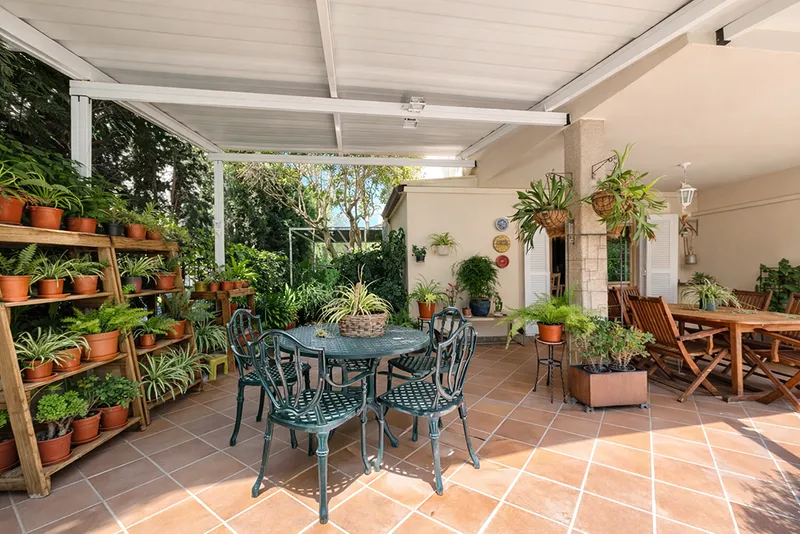 Spacious villa in Cas Català with partial sea views, an excellent location, and great potential — photo 4