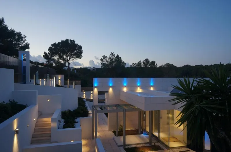 Modern luxury villa with magnificent technical equipment in Sol de Mallorca — photo 8