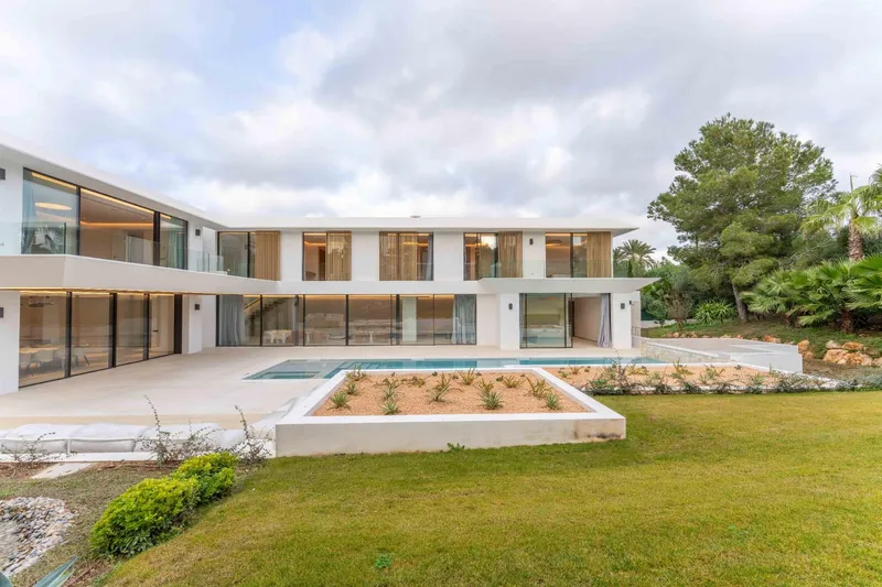 Newly built luxury villa in Santa Ponsa — photo 2