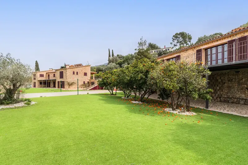 This impressive new-build stone finca in Estellencs with panoramic sea and Tramuntana mountain views — photo 3