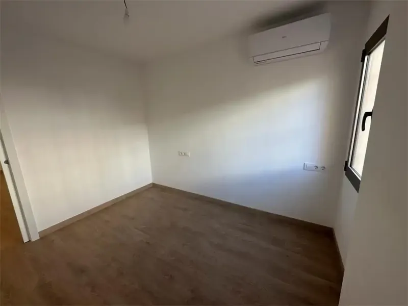 Administrative Studio with Possibility of Change of Use to Residential — photo 8