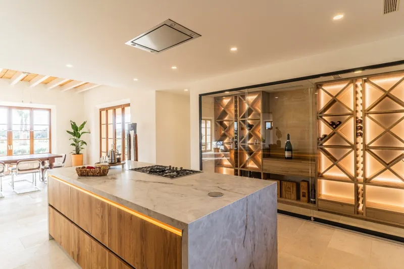 Exquisite Mallorcan Finca with Pool and Gym in Campos — photo 10