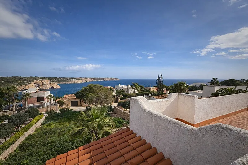 Design instead of compromise - house with sea view and roof terrace in Cala Llombards — photo 1