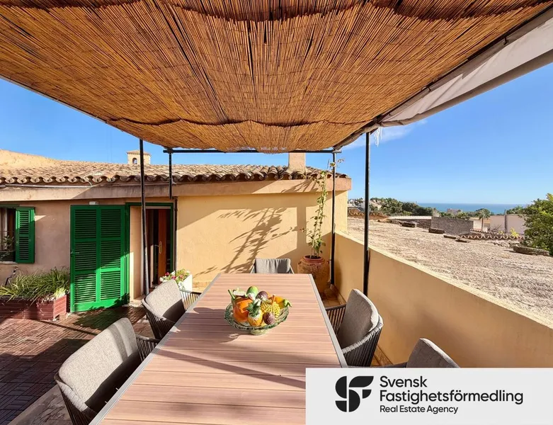 Terraced house for sale in Calle del Barranc — photo 1