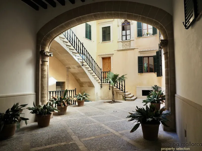 Duplex apartment in the historic center of Palma — photo 1