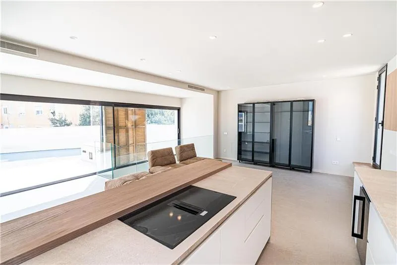 Brand new. Exclusive new-construction penthouse with a pool, private sun terrace, and ocean views, — photo 2