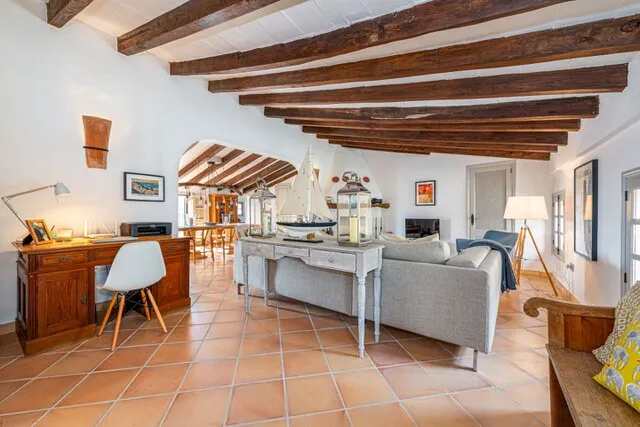Penthouse with terrace for sale in the town Pollensa, North Mallorca — photo 3