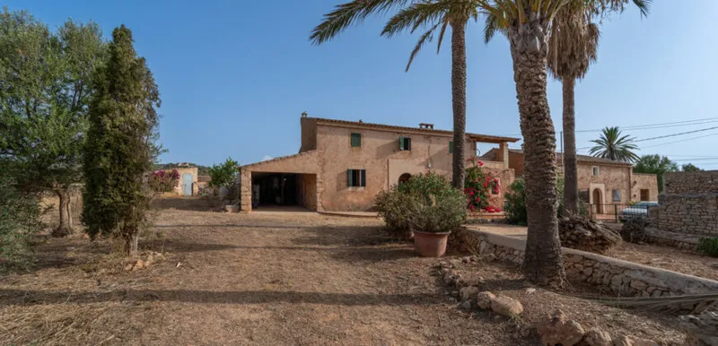 Country house for rent in s’Alqueria Blanca with garden and fireplace — photo 3