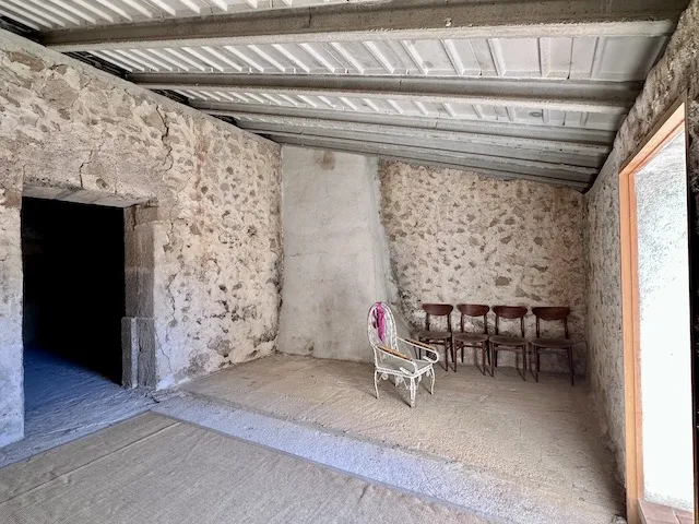 Charming village house with great potential, south-facing — photo 8