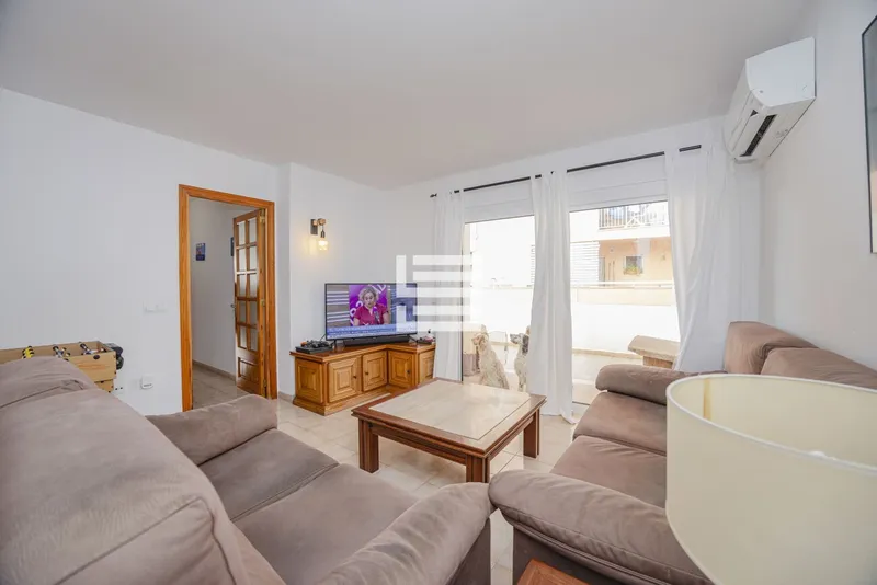 Apartment with a Large Terrace for Sale in a Prime Location in Puerto de Alcudia — photo 6