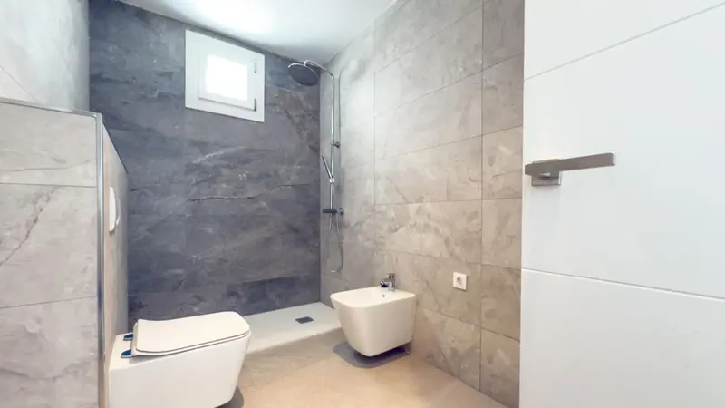 This 79 m2 penthouse in Cala D'Or is a stone's throw from the nearby turquoise coves and is distributed in 2 bedrooms, 1 bathroom with shower — photo 7