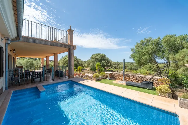 Exclusiva finca con piscina y vistas despejadas al mar y a la Sierra de Tramuntana en Son Gual II — photo 1