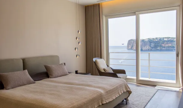 Exploring Elegance in Port d'Andratx: A Dream Villa in First Sea Line — photo 9