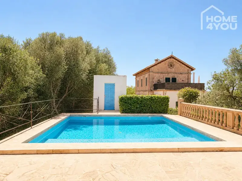 Una propiedad como esta es una auténtica rareza en Mallorca: este extraordinario piso en planta baja se encuentra en el antiguo edificio his — photo 2